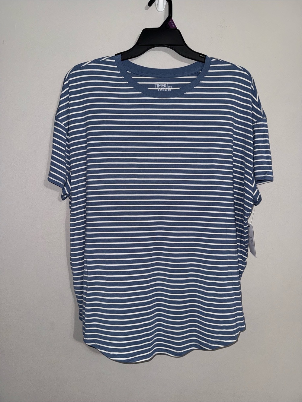 Time and Tru Women’s Blue & White Stripe Crewneck Tunic Tee XXL (20)